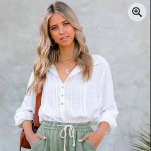 Vici En Creme Bessie Cotton Pocketed Pintuck Button Down - Size Medium